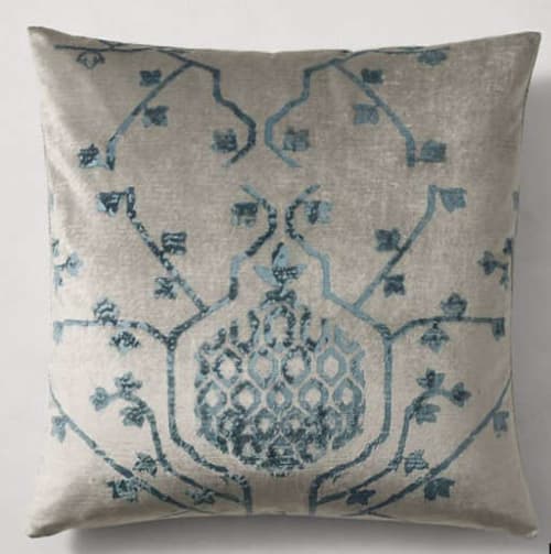 OUSHAK PILLOW COVER image
