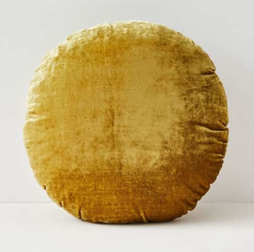 Round Lush Velvet Pillow (Wasabi) image