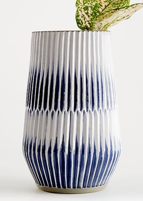 Piega Blue and White Vases_2 image