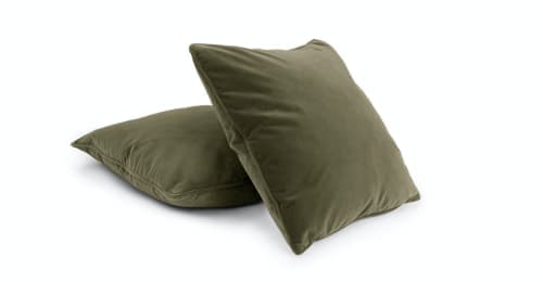Lucca Juniper Green Pillow Set image