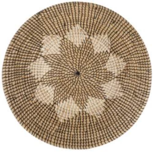 Brown and Beige Star Seagrass 3Piece Round Wall Art Set image